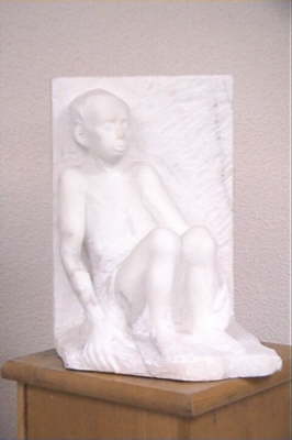 Sitzende 40 cm