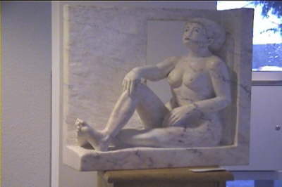 Sitzende Frau 70 cm